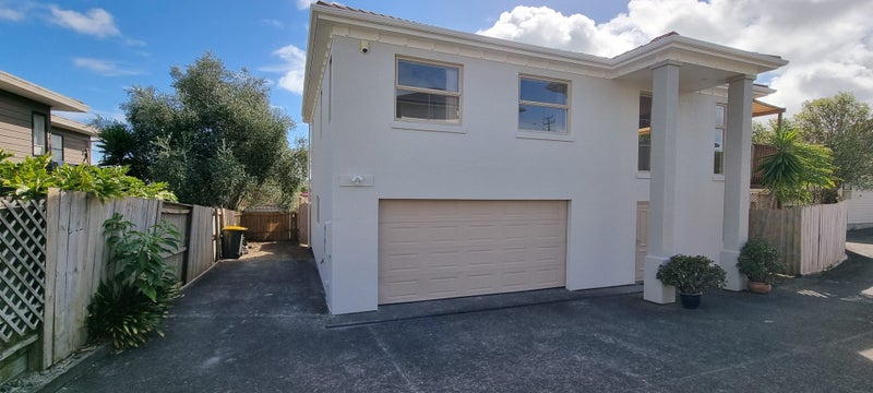 78A Sunset Road, Unsworth Heights, Auckland - Carousel 2