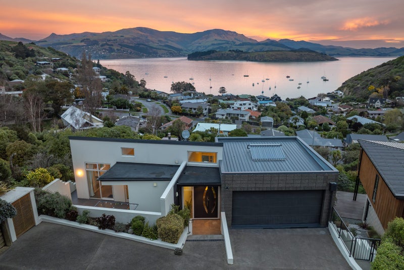 92F Governors Bay Road, Cass Bay, Lyttelton - Carousel 1