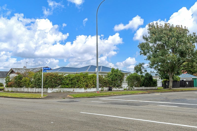 64 Bryant Street, Takaro, Palmerston North - Carousel 25