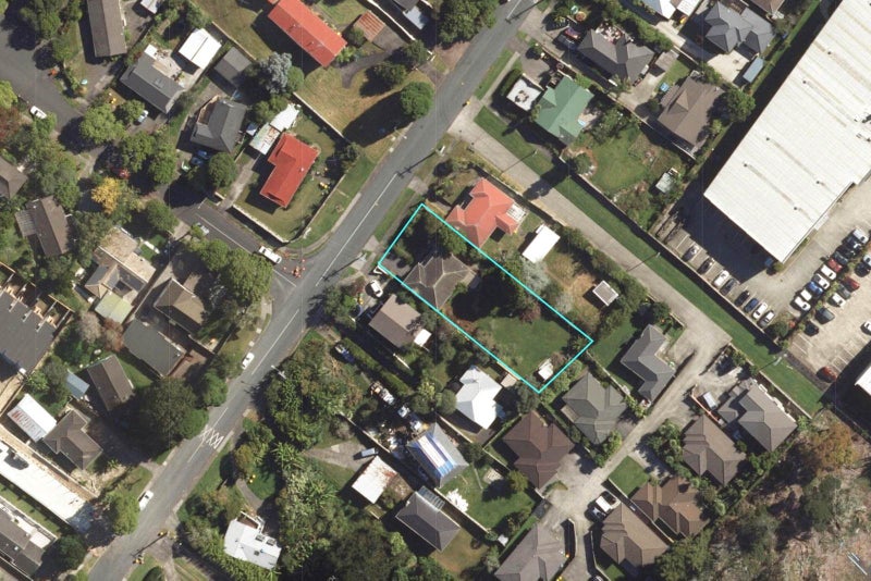 43 Brandon Road, Glen Eden, Auckland - Carousel 2