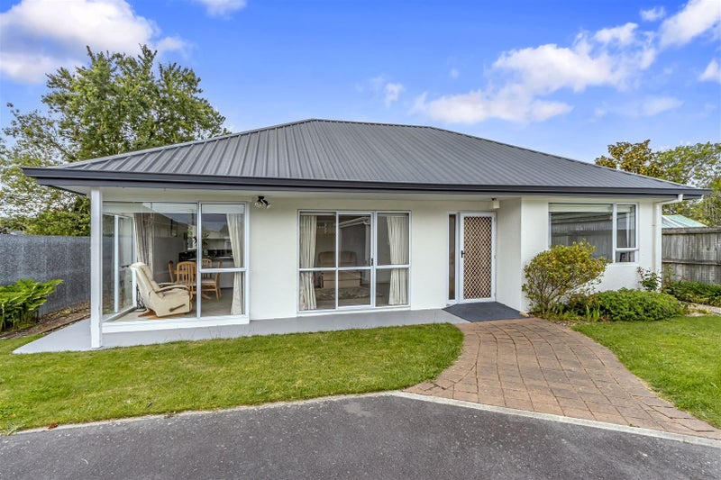 34 Appleby Crescent, Burnside, Christchurch - Carousel 1
