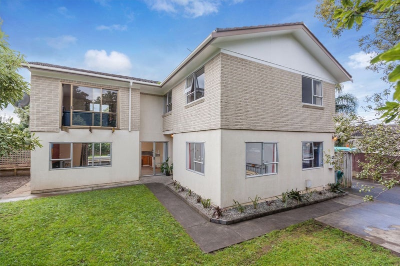 146 Gills Road, Half Moon Bay, Auckland - Carousel 1