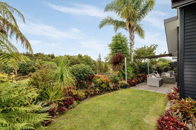 21 Bridgewater Way, Pyes Pa, Tauranga - Carousel 1
