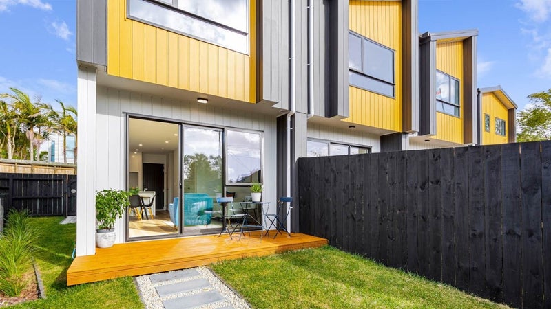 3/12 Fraser Road, Narrow Neck, Auckland - Carousel 1