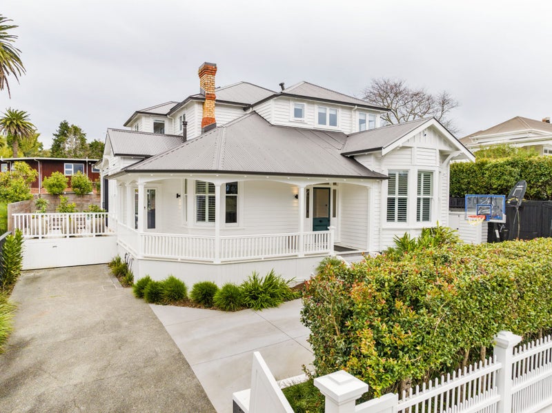 50 Sarsfield Street, Herne Bay, Auckland - Carousel 1