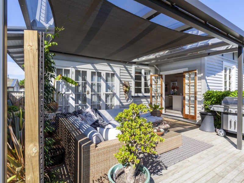 706 Methuen Street, Saint Leonards, Hastings - Carousel 1