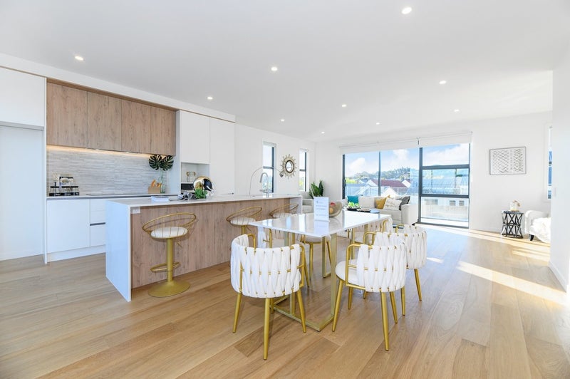 952F East Coast Road, Northcross, Auckland - Carousel 1