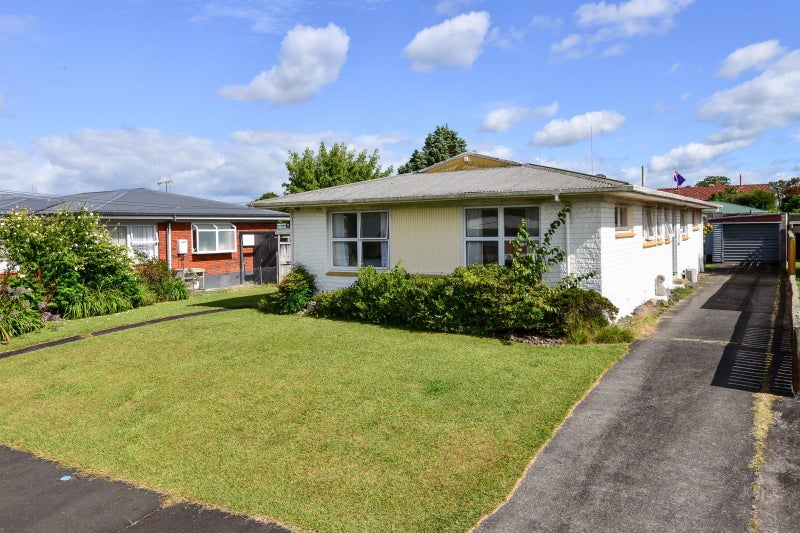 9 Roseburg Street, Fairfield, Hamilton - Carousel 2