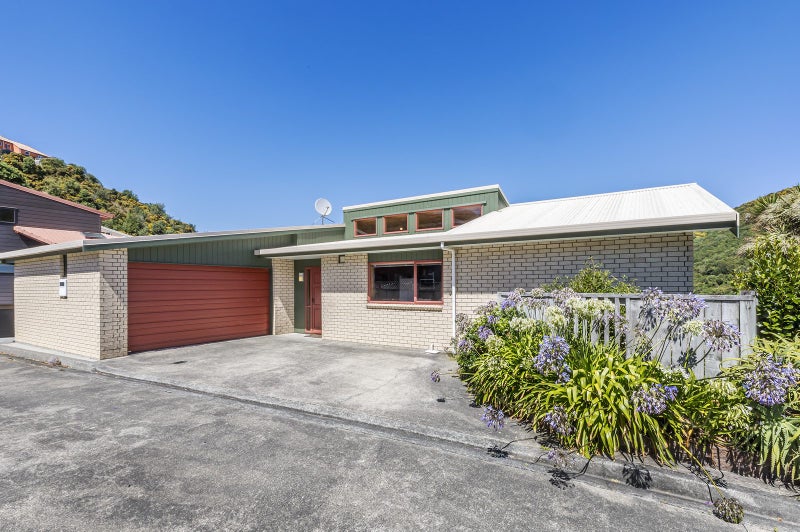 14A Domanski Crescent, Owhiro Bay, Wellington - Carousel 1
