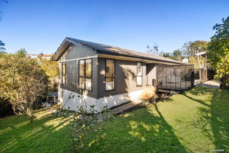 22 Pisces Road, Glen Eden, Auckland - Carousel 1