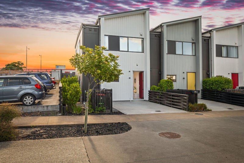 16 Piko Lane, Hobsonville, Auckland - Carousel 1