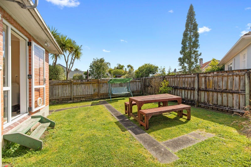 20 Plunket Terrace, Hamilton East, Hamilton - Carousel 9