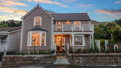 16 Godley Quay, Lyttelton, Lyttelton - Carousel 1