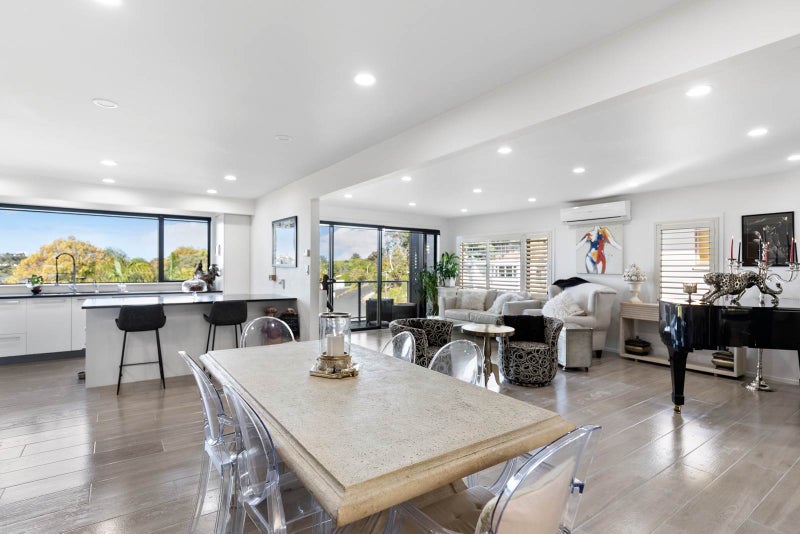 40 Sylvan Park Avenue, Milford, Auckland - Carousel 1