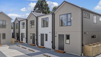 4/47 Beach Road, Te Atatu Peninsula, Auckland - Carousel 1