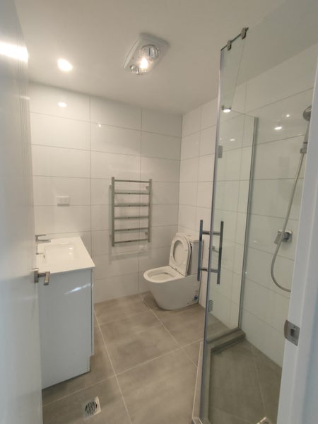 1/65A Hogans Road, Glenfield, Auckland - Carousel 9