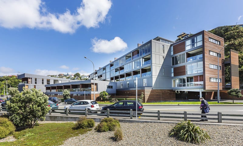 S208/326 Evans Bay Parade, Hataitai, Wellington - Carousel 1