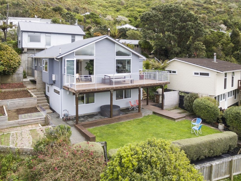 27 Voltaire Street, Karori, Wellington - Carousel 1