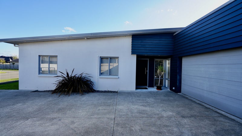 27 Rosalie Terrace, Kelvin Grove, Palmerston North - Carousel 1