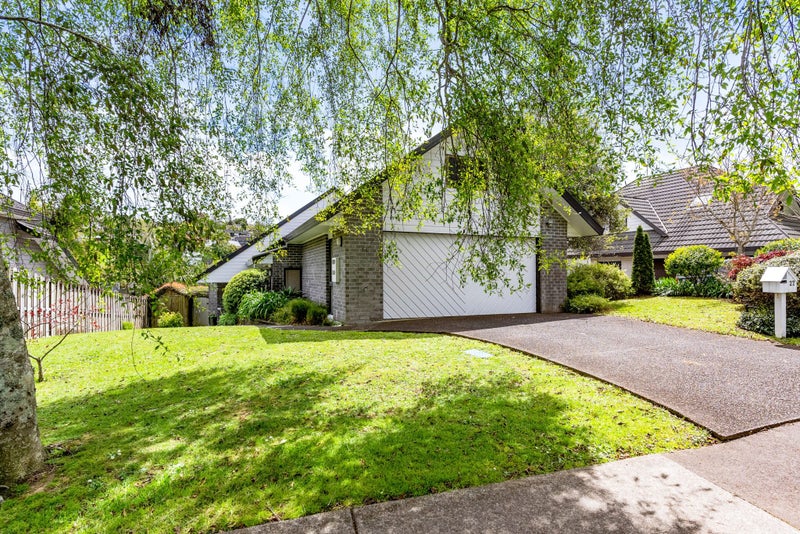 27 Bayside Drive, Browns Bay, Auckland - Carousel 1