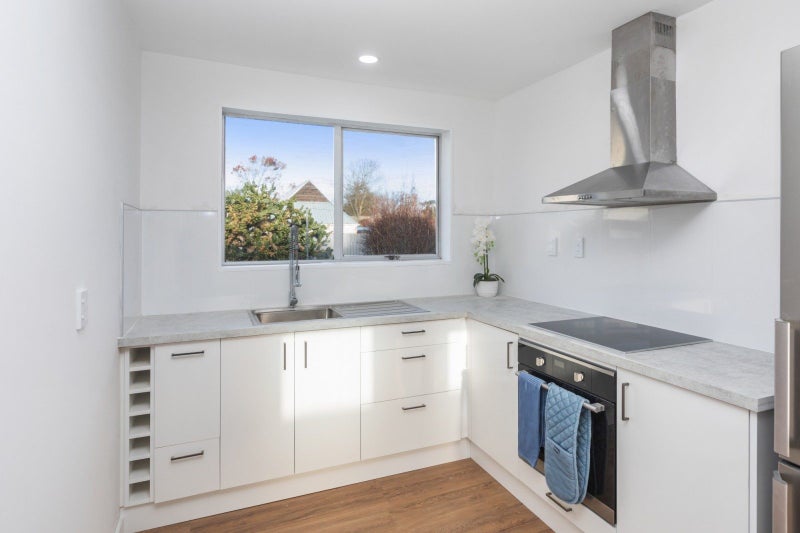 2/136 Wainoni Road, Avondale, Christchurch - Carousel 2