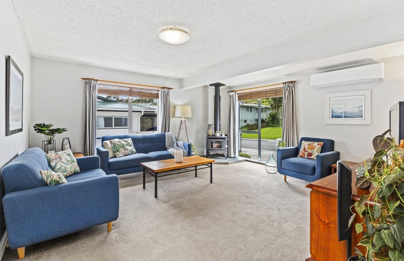 52 Hazlewood Avenue, Karori, Wellington - Carousel 2