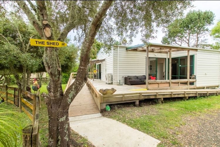 301 Riverhead Road, Kumeu - Carousel 1