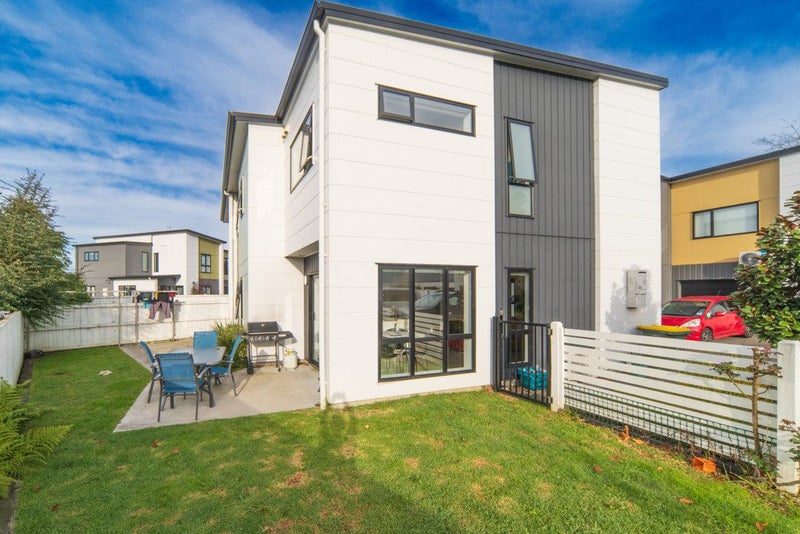 3/1 Joshua Lane, Hamilton East, Hamilton - Carousel 1