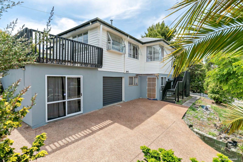 79 Rosamund Avenue, New Windsor, Auckland - Carousel 1