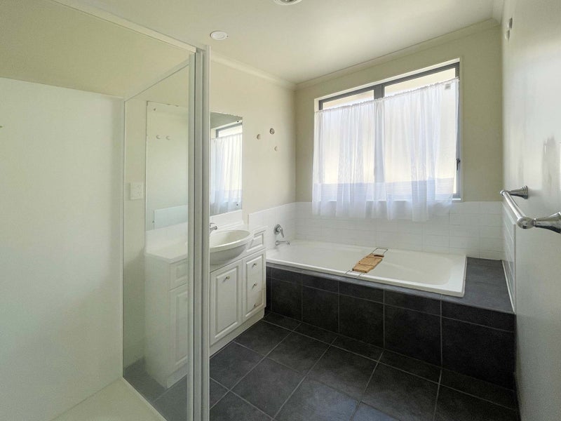 25 Figaro Crescent, Takanini, Auckland - Carousel 10