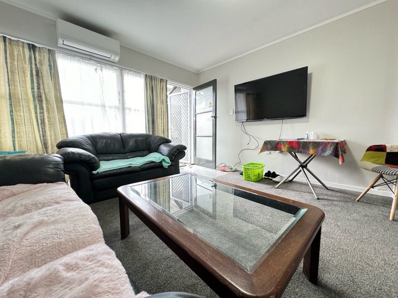 9/11 Tawera Road, Greenlane, Auckland - Carousel 2