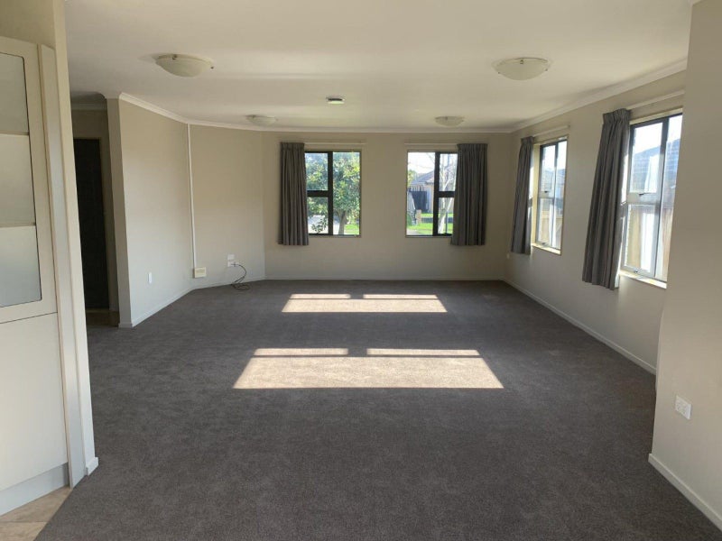 100 Barrington Drive, Huntington, Hamilton - Carousel 2