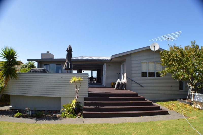 1066 Whangaparaoa Road, Tindalls Beach, Whangaparaoa - Carousel 1