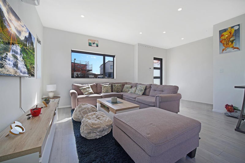 1A Poruru Close, Papakura, Papakura - Carousel 2