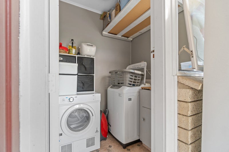 5 Joanna Place, Deanwell, Hamilton - Carousel 14