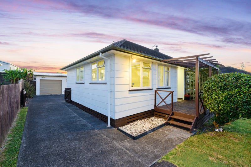 82 Kelman Road, Kelston, Auckland - Carousel 26