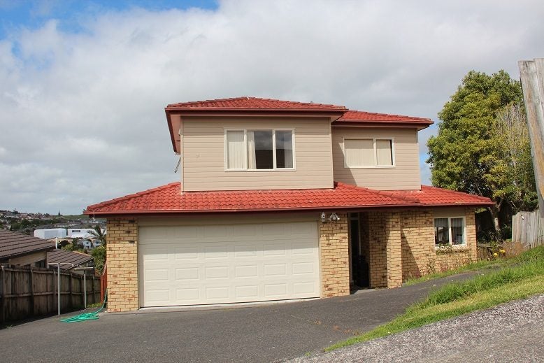 4 Trotting Terrace, Fairview Heights, Auckland - Carousel 1