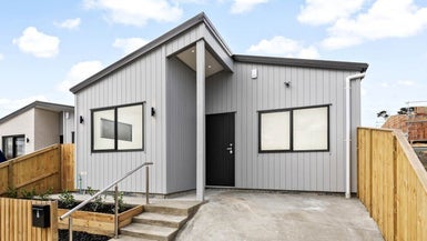 9 Mata road, Massey, Auckland - Carousel 1