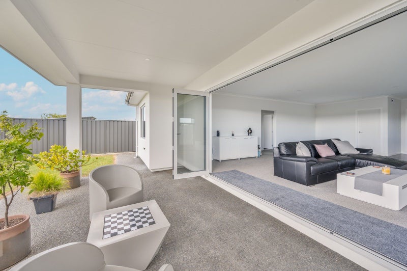 42 Hurunui Drive, Te Awa, Napier - Carousel 1