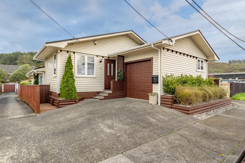 15 Montgomery Crescent, Clouston Park, Upper Hutt - Carousel 1