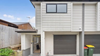 12 Korowha Place, New Lynn, Auckland - Carousel 1