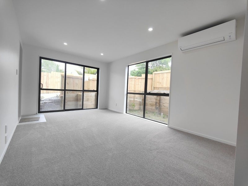 91D Glenmore Road, Sunnyhills, Auckland - Carousel 1