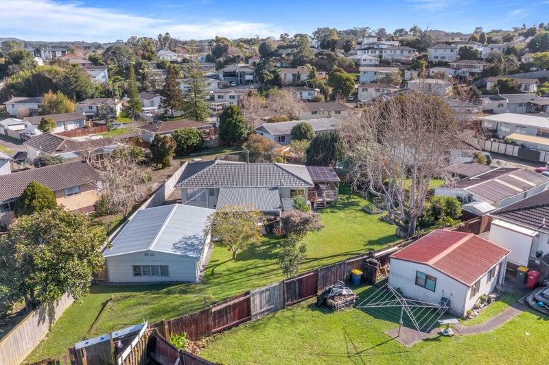 15 Clyma Place, Massey, Auckland - Carousel 32