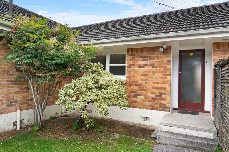5/37 Tawera Road, Greenlane, Auckland - Carousel 1