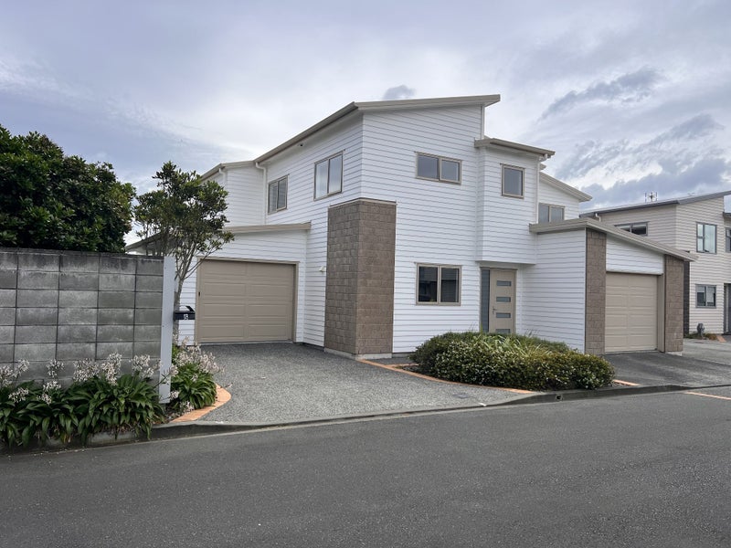 5 Latimer Way, Petone, Lower Hutt - Carousel 1