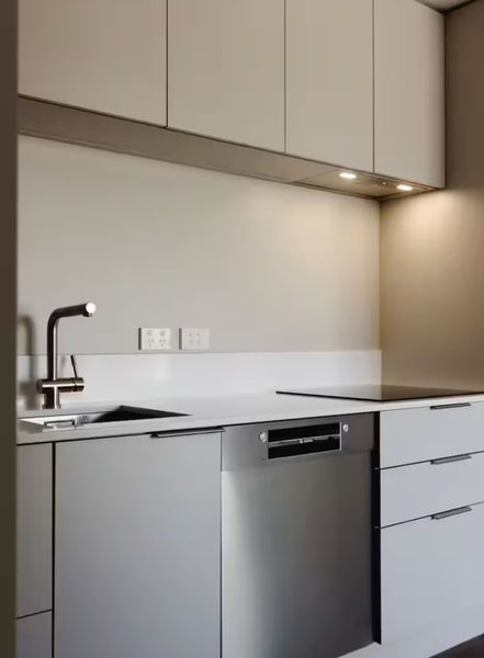 12 Hugh Street, Mount Cook, Wellington - Carousel 2