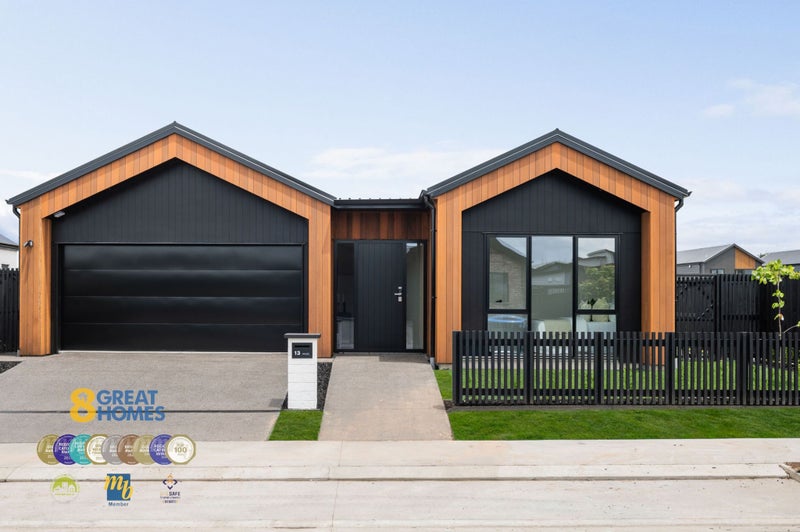 13 Halley Drive, Chartwell, Hamilton - Carousel 1