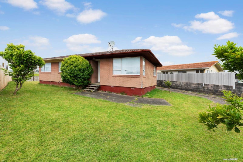 8 Vetori Place, Clover Park, Auckland - Carousel 2