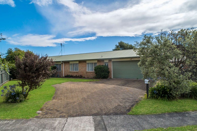 19 Catalina Drive, Melville, Hamilton - Carousel 1