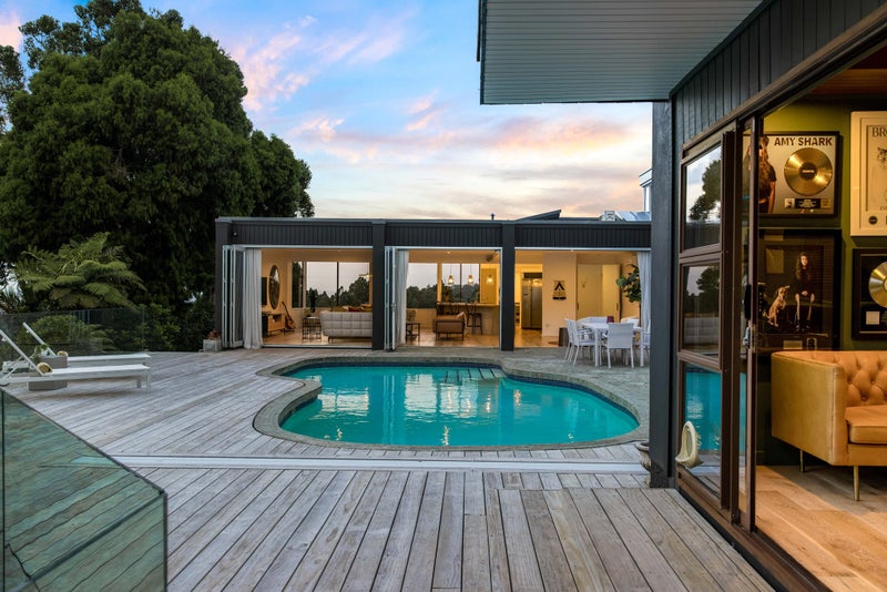 70 Scenic Drive, Titirangi, Auckland - Carousel 2